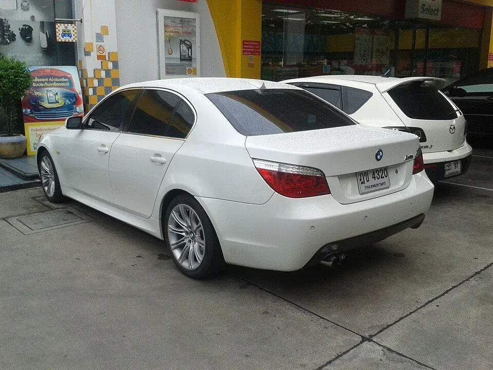 BMW M5 · Rear three-quarter