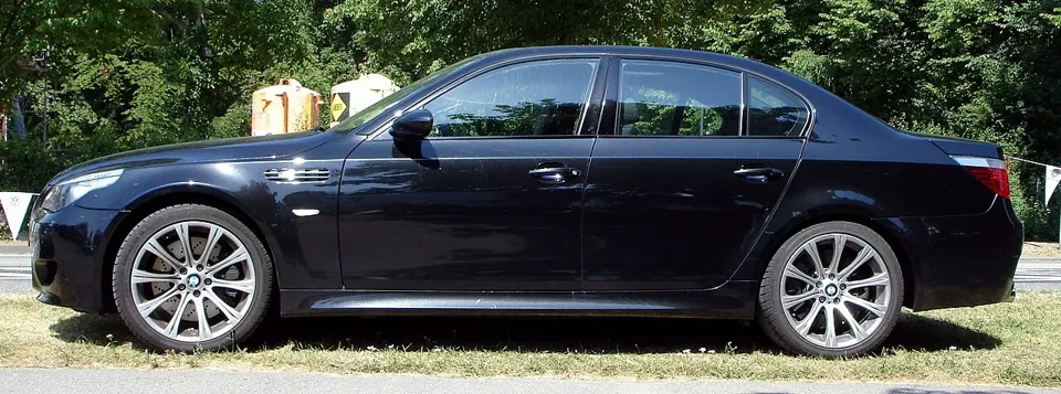 BMW M5 · Left profile