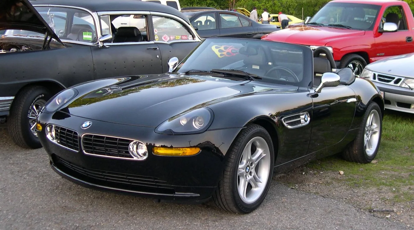 Bond meets the Z8