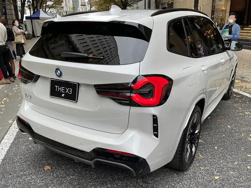 BMW iX3 · Rear three-quarter