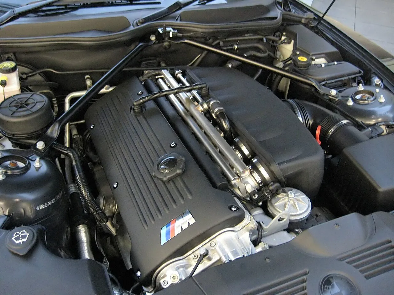 ძრავი S54
